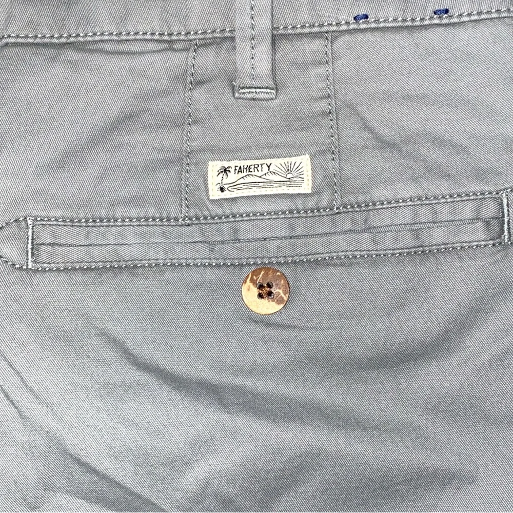 Faherty classic gray chino flat front shorts sz 30